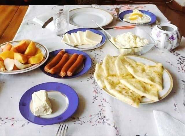Проживание в семье MIda travel Homestay Кутаиси-5